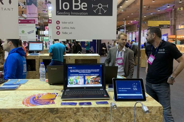 LiFiZone Esposizioni - LiFi VLC - Evento Web Summit Lisbona(9)_compressed